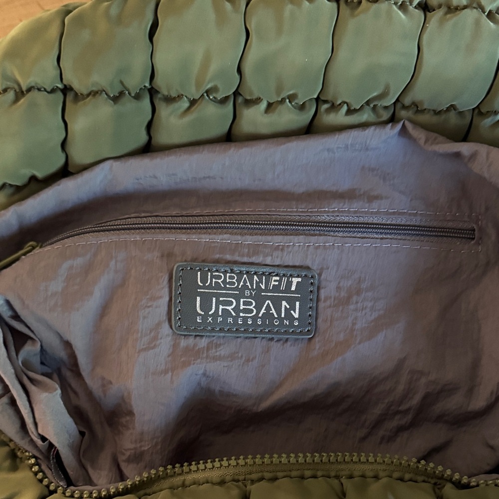 Urban Expressions Green Quilted Shoulder Bag - Picture 2 of 4